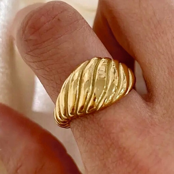Jewelry - 🧡10/$45🧡NEW 14K Gold Plated Croissant Stainless Steel Ring